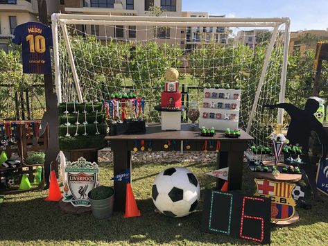 Soccer birthday party | CatchMyParty.com Boys Soccer Birthday Party, 7th Birthday Party For Boys, Soccer Birthday Theme, Soccer Birthday Party Ideas, Playstation Party, Soccer Party Decorations, Soccer Theme Parties, Soccer Birthday Party, Soccer Decor