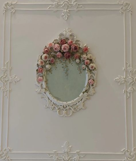 Girly Vanity, Aesthetic Coquette Room, Mirror Painting Ideas, Pink Aesthetic Pastel, Feminine Style Girly, Painted Mirror Art, Coquette Room, Interior Design Your Home, Romantic Room