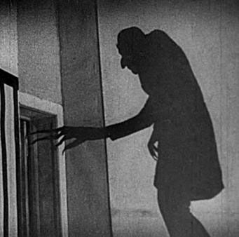 Nosferatu Classic Monsters Vintage Horror Art, Nosferatu Silhouette, Haunted Honeymoon, Dracula Aesthetic, Horror Beauty, Goth Castle, Count Orlok, Figure Silhouette, Nosferatu 1922