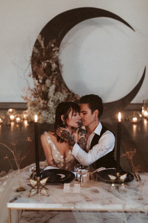 Celestial Wedding Sweetheart Table, Celestial Sweetheart Table, Celestial Woodland Wedding, Moon Altar Wedding, Celestial Wedding Groomsmen, Autumn Celestial Wedding, Eclipse Wedding Theme, Moon And Stars Wedding Theme Receptions, Black And Gold Celestial Wedding