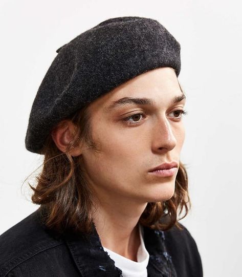 12 Types of Men's Hats for Long Hair (2021 Trends) Beret Outfit Men, Types Of Mens Hats, Beret Hat Outfit, Best Hats For Men, Beret Outfits, Hair With Hat, Hat Outfit Men, Beret Outfit, Beret Men