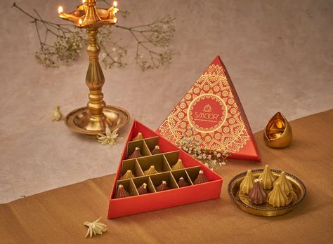 Hamper Photography, Diwali Boxes, Diwali Photoshoot, Diwali Hampers, Sweets Photography, Diwali Gift Box, Diwali 2024, Christmas Cookies Packaging, Sweet Box Design