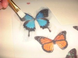 How To Make Realistic Edible Butterflies for Your Cake How To Make Butterfly For Cake, Edible Butterflies For Cakes, Edible Butterflies, Wafer Paper Butterflies, How To Make Butterfly, Edible Butterfly, Cake Tips, Wafer Paper Flowers, Cake Decorating Ideas