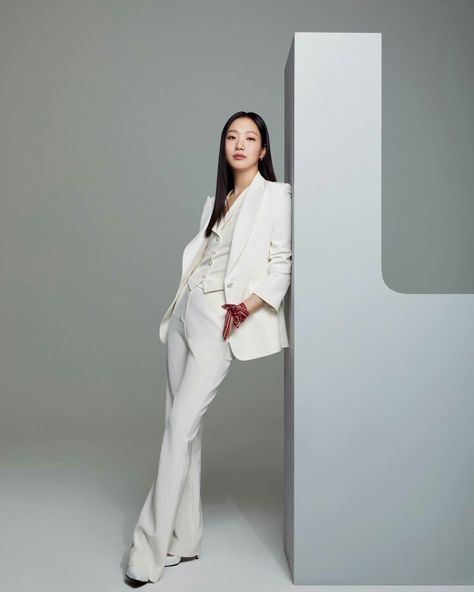 Powerful Business Woman Photoshoot, Powerful Poses For Women, Power Suit Photoshoot, Business Women Photoshoot Classy, Powerful Women Poses, White Suit Photoshoot, Boss Woman Photoshoot, Business Shoot Women, Photoshoot Business Woman