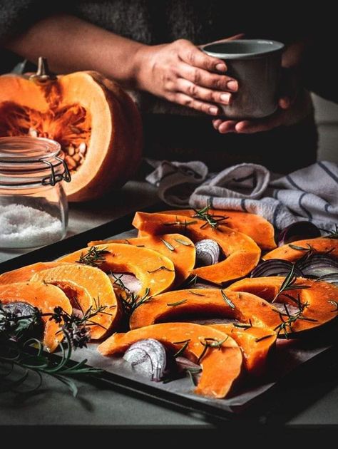 Pumpkin Food Photography, Autumn Table Setting, Pumpkin Photography, Vegan Food Photography, Pumpkin Inspiration, Amazing Food Photography, Food Art Photography, Roasted Pumpkin, Beautiful Food Photography