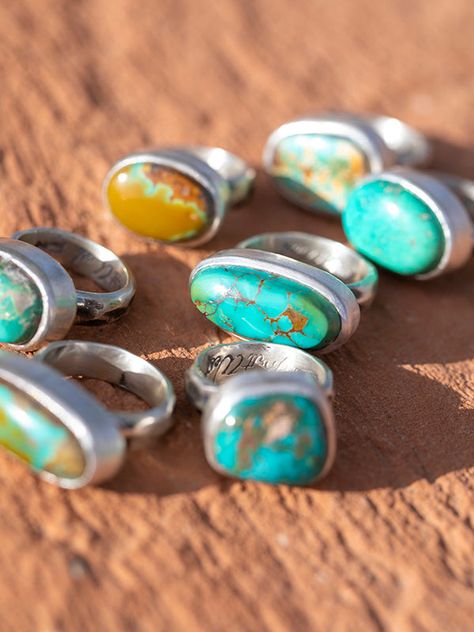 Super stackers! Sierra Nevada and Royston stacking rings, awesome to stack two together for a real statement piece! We use absolutely the best Royston, Piolet and Sierra Nevada Turquoise! We do our best to stock these, in a variety of green or blue tones stones. Heavy hammered shank detail. Copper And Turquoise Jewelry, Oyster Turquoise Ring, Southwestern Aesthetic, Silversmithing Jewelry, Handmade Silver Jewellery, Silver Turquoise Jewelry, Handmade Clay Jewelry, Diy Jewelry Unique, Turquoise Ring Silver