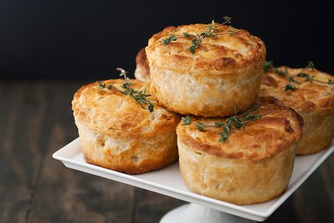 Chicken pot hand pies recipe | use real butter Hand Pie Recipes, Tarte Fine, Pies Maker, Chicken Pie, Rosemary Chicken, British Baking, Savory Pie, Hand Pies, Chicken Pot