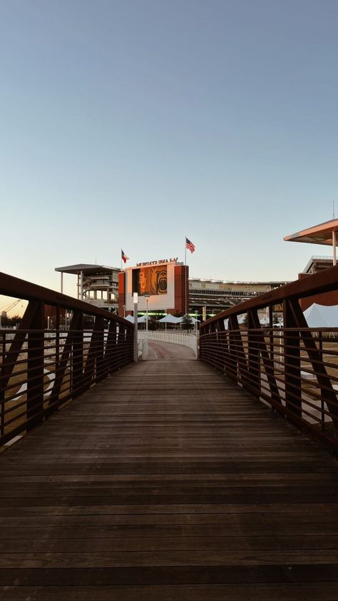 Baylor University Aesthetic, Baylor Dorm, Baylor University Campus, Mclane Stadium, Romanticizing College, Baylor Football, University Inspiration, College Core, Belmont University