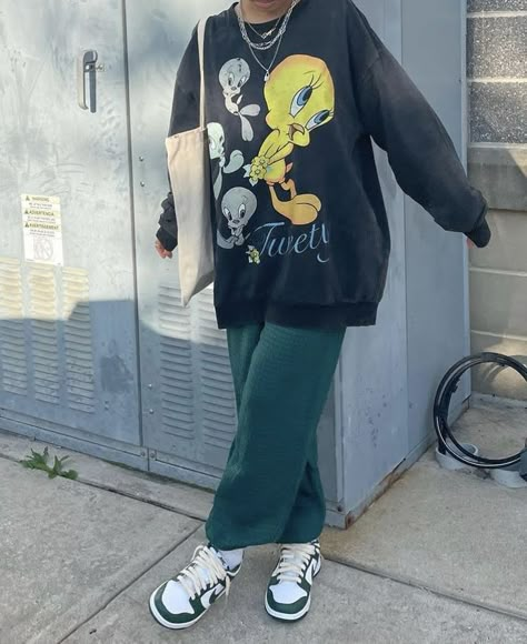 Coffin Closet, Lazy Fall Outfits, Dunk Outfit, Street Lifestyle, Dunks Outfit, Trendy Outfit Inspo, Thrift Inspo, Aesthetic Outfit Ideas, Lazy Day Outfits