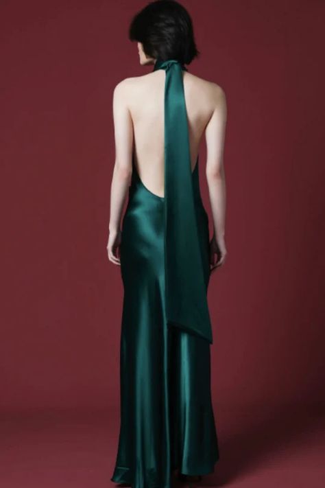 Emerald Satin Dress, Sau Lee, Rent Dresses, Color Me Beautiful, Emerald Color, Dress Rental, Backless Maxi Dresses, Satin Gown, A Dress