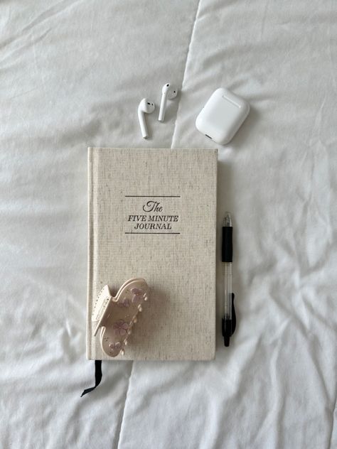 apple airpods, five minute jounral, pilot pen, cute hair clip, aesthetic Journal Aesthetic Photography, Vision Board Aesthetic Pictures Journaling, Journal Astetic Pictures, Journaling Asthetic Picture, Aesthetic Wellness Pictures, Journaling Astethic, 5 Minute Journal Aesthetic, Five Minute Journal Aesthetic, Journaling Aesthetic Pictures