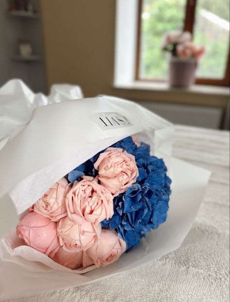 flowers ,peonies,bouquet Aesthetic Peonies, Flowers Peonies, Mini Bouquet, Flowers Aesthetic, Peonies Bouquet, Peonies, Bouquets, Flowers