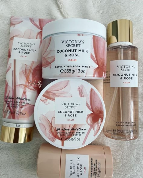 Coconut Milk And Rose Victoria Secret, Rose Body Care, Profumo Victoria Secret, Victoria Secrets Coconut, Bath And Body Works Perfume, Exfoliating Body Scrub, Shower Skin Care, Body Smells, Perfect Skin Care Routine