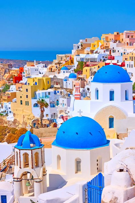 Ultimate guide of the best things to in Santorini, Greece! | what to do in santorini | greece vacation | greece travel | santorini beaches | greek islands santorini | santorini greece | oai santorini greece | european bucket list | greek islands | Santorini Bucket List, Santorini Beaches, Perissa Beach, Things To Do In Santorini, Santorini Island Greece, Best Greek Islands, Greece Pictures, Greek Isles, Santorini Island