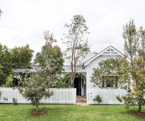 Weatherboard Cottage, White French Doors, Houses By The Beach, Weatherboard House, Skillion Roof, Saltbox Houses, Recycled Brick, Back Steps, Beautiful Cottages