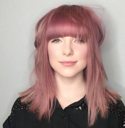 5 Gorgeous Ways To Wear Pink Hair Right Now | Anushka Spa & Salon Metallic Pink Hair, Salmon Hair, Dusty Rose Hair, Dusty Pink Hair, Bangs Fringe, Fringe Hair, Iphone Pink, Dyed Hair Pastel, Gold Hair Colors