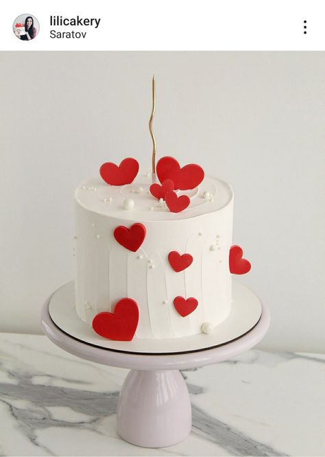 Romantic Cake For Husband Birthday, Red Heart Cake Design, Creative Birthday Cakes For Women, Anniversary Cake For Parents, Heart Cake Design, Handmade Gift For Him, Decor Tort, Bachelorette Cake, Couple Cake