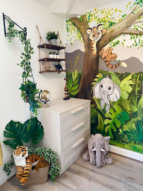 Jungle Room Ideas Bedrooms, Jungle Book Bedroom, Jungle Room Ideas Kids, Jungle Theme Room For Boys, Jungle Playroom, Toddler Jungle Bedroom, Jungle Kids Room, Jungle Room Ideas, Girls Jungle Room