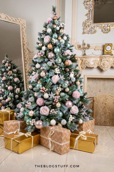 Pink-themed Christmas tree decorated with soft pastel ornaments and gold accents. Cute Christmas Tree Ideas, Pink Christmas Tree Decor, Pink Xmas Tree, Cute Pink Christmas, Traditional Christmas Tree Ideas, Pastel Christmas Decor, Xmas Tree Decoration, Christmas Tree Decor Ideas, Tree Decor Ideas