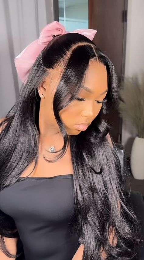 Sew In Bow Hairstyle, Brunch Hairstyles Black Women, Hairstyles With Chopsticks Black Women, Lace Front Hair Styles, Birthday Night Out Outfit Classy, Half Up Half Down Hair Wig, Side Swoop Half Up Half Down, Black Wig Hairstyles, Bow Hairstyle Black Women