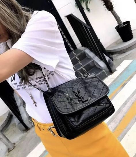 Ysl Niki Bag Outfit, Ysl Niki Bag, Ysl Bag Outfit, Rock Chic Outfits, Ysl Bags, Chanel Outlet, Stylish Lifestyle, Bag Names, Photo Bag