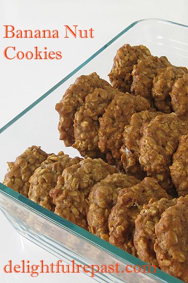 Banana Nut Cookies - Banana Nut Oatmeal Cookies / www.delightfulrepast.com Banana And Oatmeal Cookies, Banana Nut Cookies, Banana Nut Oatmeal, Banana Cookie Recipe, Nut Cookies, Banana Oatmeal Cookies, Banana Walnut, Banana Cookies, Walnut Cookies