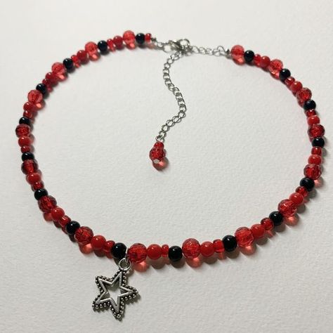 Red Star Necklace, Gothic Beaded Bracelet, Red Necklace Beads, Red Bead Necklace, Red And Black Bracelets, Red Jewelry Necklace, Black And Red Necklace, Red Beads Necklace, Red And Black Necklace