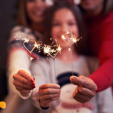 However you choose to spend Valentine’s Day, heart-shaped sparklers can make the perfect addition to your special celebration. Even Cupid will be jealous when he sees all the love sparkling! Thanksgiving Wedding Ideas, Wedding Sparklers Display, Heart Shaped Sparklers, Party Sparklers, White Plastic Plates, Confetti Gender Reveal, Thanksgiving Wedding, Edible Creations, Love In The Air