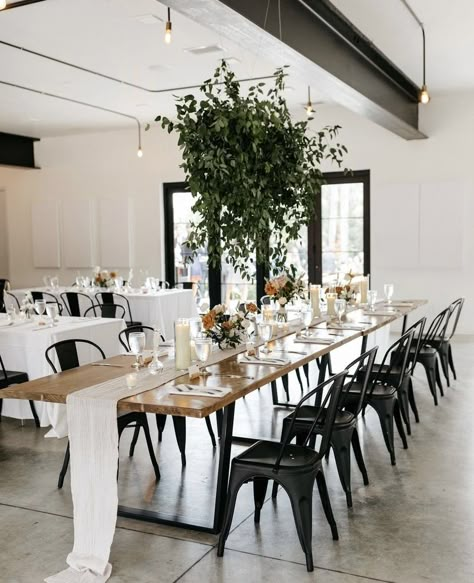 Small Modern Event Space, Small Event Space Business, Table And Chair Rental Business, Event Space Business Ideas, Small Venue Space Design, Micro Event Space, Small Venue Space, Small Event Venue Design, Small Event Space Design