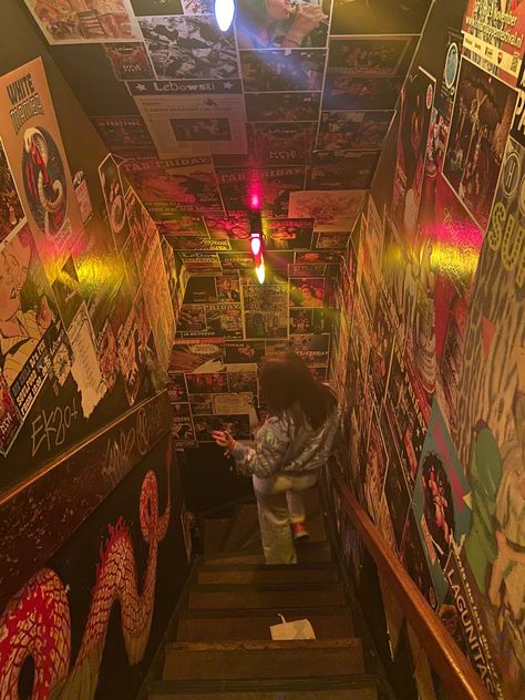 #instagram #inspo #girl #aesthetic #vibe #club Cavern Club Aesthetic, 80s Night Club Aesthetic, Punk Club Aesthetic, Y2k Clubbing Aesthetic, Old Club Aesthetic, Tokyo Club Aesthetic, 2000s Clubbing Aesthetic, Euro Club Aesthetic, Fun Vibes Aesthetic