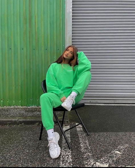 SLA The Label on Instagram: “Pre orders are now open for our best selling green set 💚 you have until 11.59pm (uk time) on 10th March to secure yours! This set won’t be…” Green Hoodie Outfit, Mint Green Outfits, Cute Sweatpants Outfit, Cute Nike Outfits, Winter Fashion Outfits Casual, Tomboy Style Outfits, Streetwear Fashion Women, Hoodie Outfit, Tomboy Fashion