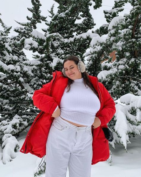 Cute Ski Outfit, Chubby Outfits, Canada Fits, Snow Outfits For Women, Resort Looks, Winter Outfits Snow, Snow Photoshoot, Trip Outfit, Plus Size Winter Outfits