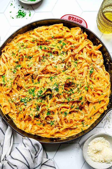 Cajun Chicken Alfredo Pasta, Pumpkin Alfredo Pasta, Pasta Table, Pumpkin Pasta Recipe, Pumpkin Alfredo, Baked Spaghetti Casserole, Cajun Chicken Alfredo, Comfort Pasta, Chicken Pumpkin