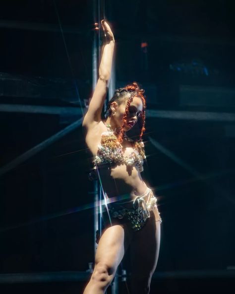 Fka Twigs Pole, Concert Stage Design, Pole Dance Wear, Fka Twigs, Pole Wear, Exotic Dance, Festival Camping, Dancing Aesthetic, Goddess Energy