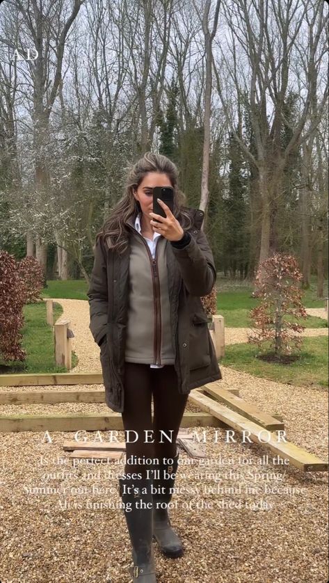 English Country Outfits Women, English Country Style Outfits, Barbour Jacket Women, English Country Fashion, English Outfit, Countryside Outfit, Country Outfits Women, Countryside Fashion, British Country Style