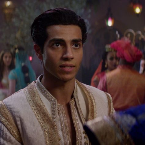 Aladdin Arabian Nights, Couples Disney, Aladdin Live, Mena Massoud, Aladdin Disney, Orlando Disney, Disney Quizzes, Aladdin 2019, Disney Orlando