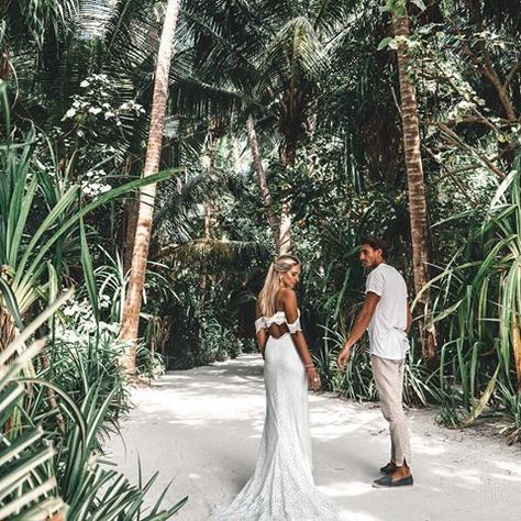 LAURA NADINE & NICOLAS HERBERT (@passportinonehand) • Instagram photos and videos Classic Gown, Wedding Dress Bohemian, Custom Made Dress, Lace Wedding Gown, Grace Loves Lace, Dress Bohemian, Bohemian Wedding Dress, Wedding Gowns Lace, Photo Couple