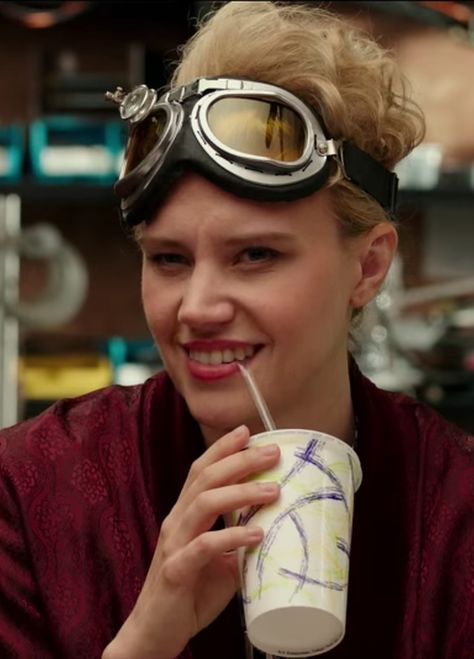 17 Reasons Holtzmann From "Ghostbusters" Is The Hero We All Need Holtzman Ghostbusters, Kate Mckinnon Ghostbusters, Jillian Holtzmann, Ghostbusters 2016, New York Movie, Kate Mckinnon, Ghost Busters, Snl, Saturday Night Live