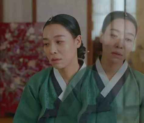 Youtube Cover, Funny Poses, Aesthetic Poetry, Korean Drama Funny, Kdrama Memes, Funny Reaction, Kdrama Funny, Drama Memes, Drama Funny