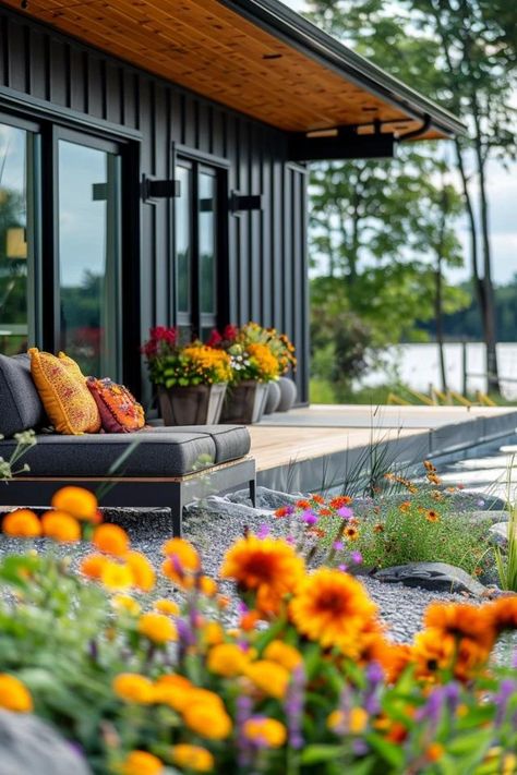 Lake House Landscaping Ideas for Your Waterfront Retreat Lake House Backyard Landscaping, Lakefront Landscaping Ideas, Lake House Landscaping Ideas, Lake House Backyard, Lake House Patio, Lake House Landscaping, House Landscaping Ideas, Lakeside Garden, Lake Landscaping