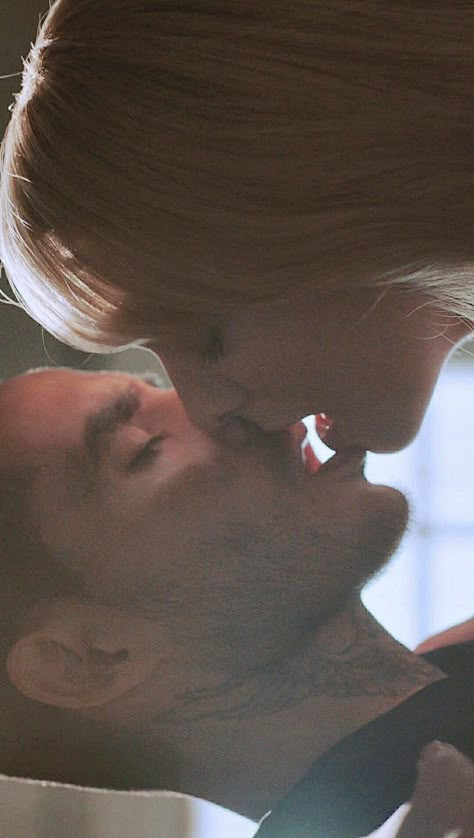 #GoodGirls #Brio Manny Montana and Christina Hendricks. Rio and Beth. NBC did Good Girls dirty! Iphone background. We ship it. Manny Montana And Christina, Beth X Rio, Many Montana Rio, Rio From Gg, Rio And Beth Kiss, Rio From Good Girls Edits, Rio Good Girls Icon, Rio Good Girls Aesthetic, Rio Good Girls Edits