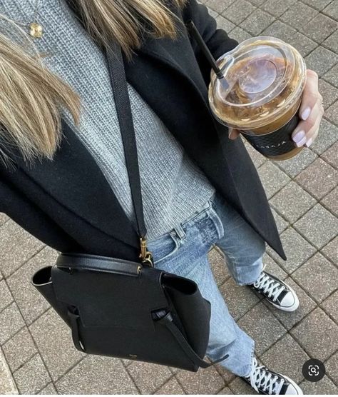 Dressing Up Converse Outfits, Converse And Jeans Outfit, Womens Converse Outfit, Oversized Black Blazer Outfit, Blazer Outfit Ideas For Women, Black Blazer Outfit Ideas, Black Blazer With Jeans, Blazer Outfit Ideas, Jackson Instagram