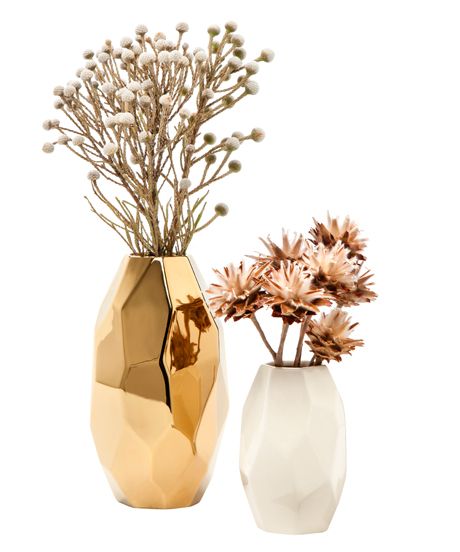 This New Target Collab Gives Your Home A High Shine #refinery29  http://www.refinery29.com/2014/08/73601/nate-berkus-target-fall-home-line-2014 Nate Berkus Target, Target Home Decor, Nate Berkus, Gold Vases, Deco Floral, Decor Guide, Retro Home Decor, White Vases, Western Decor