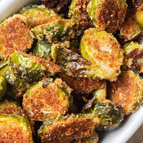 Garlic Parmesan Bread, Dinner Side Dish Recipes, Bread Crumbs Recipe, Nutritional Yeast Recipes, Brussel Sprout Recipes Roasted, Parmesan Bread, Roasted Brussels Sprouts, Sprout Recipes, Brussels Sprouts Recipe