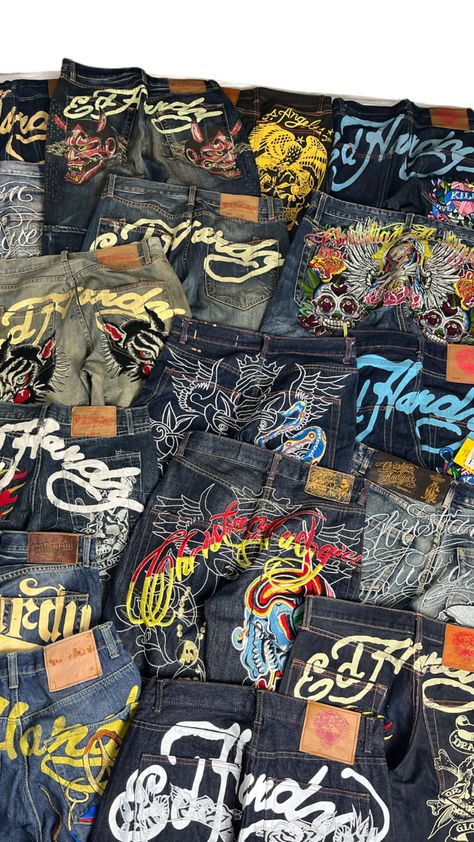 Ed Hardy Aesthetic, Ed Hardy Outfit, Vintage 2000s Aesthetic, Funky Jeans, Jean Pocket Designs, Baggy Outfit Ideas, Ed Hardy Jeans, Thrifted Outfits, Baggy Clothes