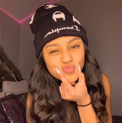 Pretty Luh Hazel, Prettyluhhazel Instagram, Latina Asian Mixed Girl, Prettyluhhazel Selfies, Pretty Lightskins Girl 13, Girls With Curly Hair, Blasian Babies, Instagram Ideas Photography, 90s Hairstyles