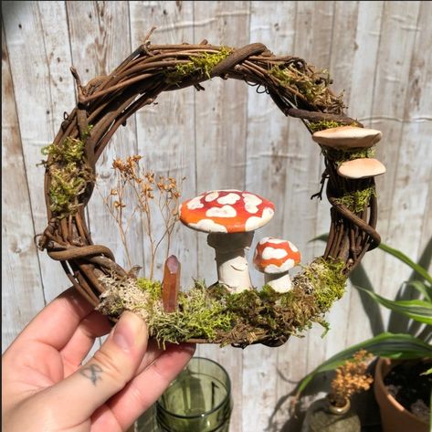 Grapevine Dreamcatcher, Mushroom Themed Room, Diy Wisteria, Mossy Mushroom, Polymer Clay Mushrooms, Mushroom Home Decor, Mushroom Wreath, Clay Mushrooms, Mushroom Home