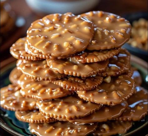 Rachael Ray Recipes 🍰🍲 | 🍬 Caramel Peanut Ritz Cracker Treats 🥜🧂 | Facebook Desserts With Crackers, Ritz Dessert Recipes, Sugar Peanuts Recipe, Chocolate Ritz Crackers, Ritz Cracker Toffee Recipe, Ritz Cracker Dessert, Cracker Treats, Salted Nut Roll, Toffee Pretzels