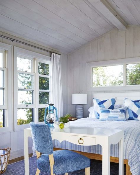 A 'Bunkie' Might Be the Perfect Guest House - What Is a Bunkie? Desk At End Of Bed, Bunkie Interior, Cabin Backyard, Sarah Richardson Design, Sarah Richardson, Blue Period, House Deco, Sleeping Loft, Cottage Bedroom