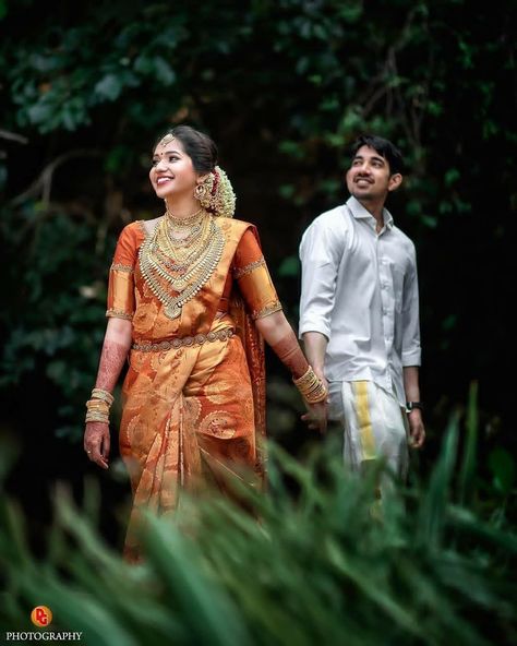 Kerala Wedding Couple Poses, South Indian Wedding Couple Poses, Kerala Wedding Photography Couple, South Indian Couple Photoshoot, Temple Poses, Hindu Wedding Photos, Engagement Portraits Poses, Marriage Photoshoot, Temple Wedding Photography